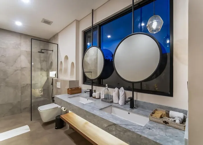 Emerald Hills Complex 2br Luxury *