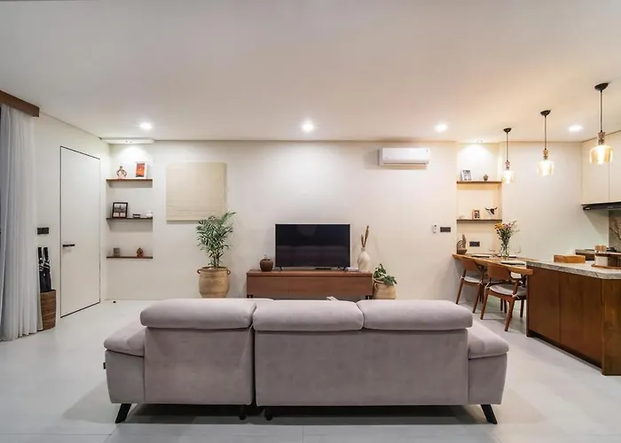 Emerald Hills Complex 2br Luxury 别墅