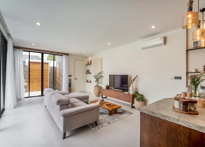 Emerald Hills Complex 2br Luxury